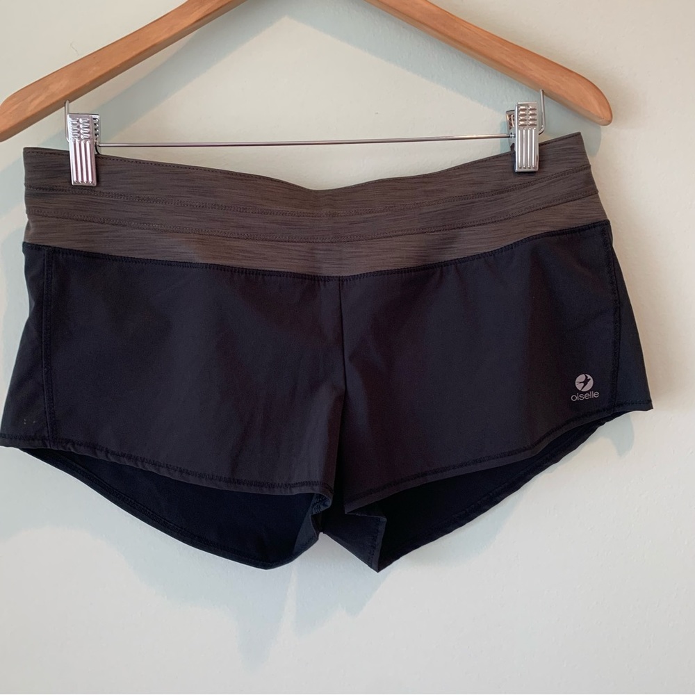NWT Oiselle Mac Roga Short Shorts M 2”